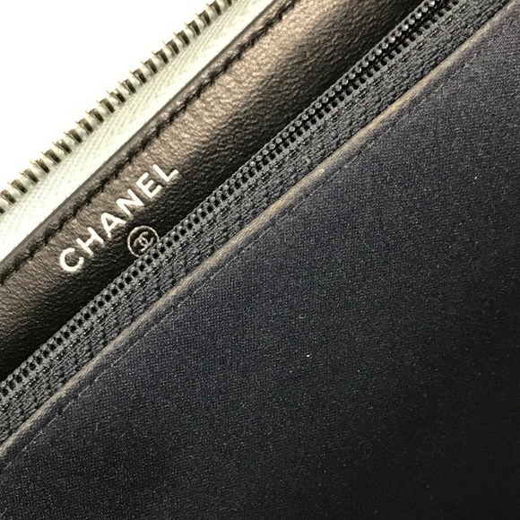 CHANEL Authentic Black Leather Wallet - Picture 15 of 16
